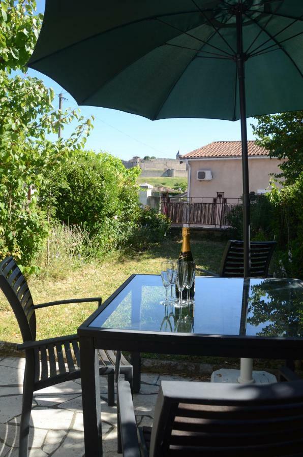 Jardin Du Petit Gatsby Lejlighed Carcassonne Eksteriør billede
